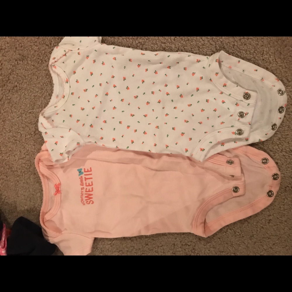 2 pack Carter’s onsies
